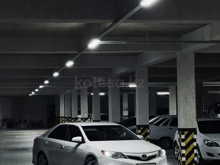 Toyota Camry 2013 года за 8 100 000 тг. в Жанаозен – фото 11