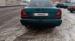 Mercedes-Benz C 180 1995 года за 1 800 000 тг. в Петропавловск – фото 4