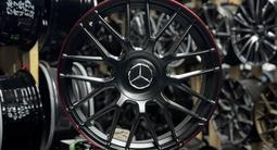 Одно-широкие Диски R18 5x112 Mercedes-Benz в наличии Астана! за 263 000 тг. в Астана – фото 4