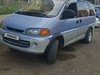 Mitsubishi Space Gear, 1997