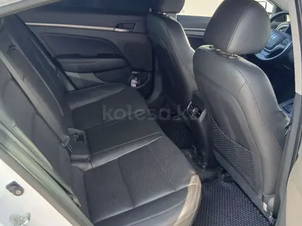 Hyundai Elantra 2017 года за 8 000 000 тг. в Актау – фото 7