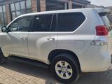 Toyota Land Cruiser Prado 2010 года за 12 900 000 тг. в Актобе – фото 3
