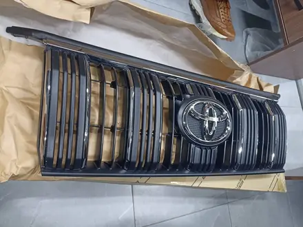 Решетка радиатора Toyota Land Cruiser Prado 18-24 за 20 000 тг. в Алматы – фото 2