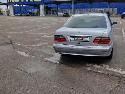 Mercedes-Benz E 280 2000 года за 4 500 000 тг. в Шымкент – фото 28