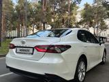 Toyota Camry 2023 года за 15 500 000 тг. в Алматы – фото 5