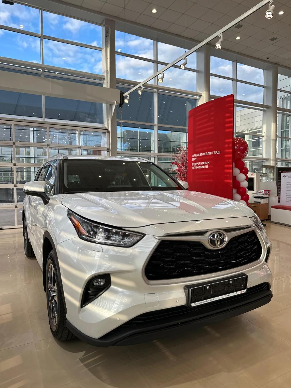 Toyota Highlander Prestige 2022 г.