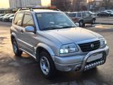 Suzuki Grand Vitara 2004 годаүшін5 500 000 тг. в Алматы – фото 3