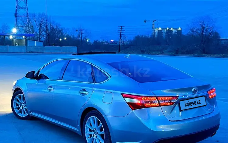 Toyota Avalon 2015 года за 11 000 000 тг. в Семей