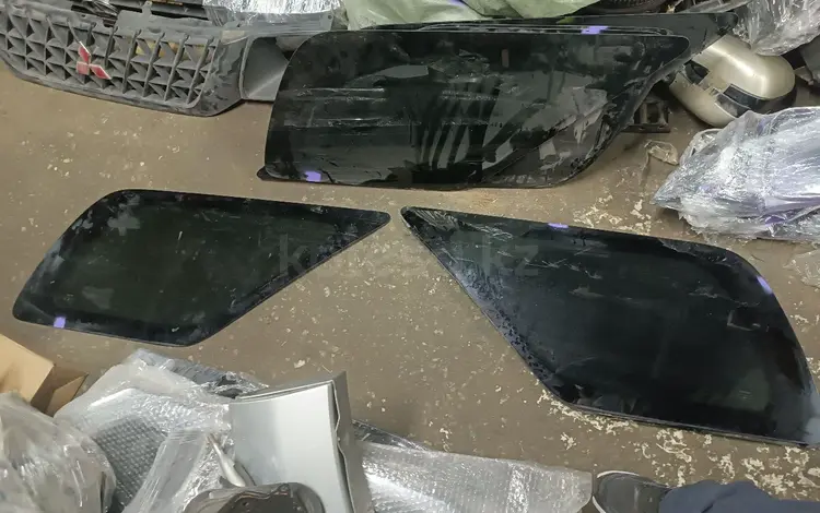Стекло собачника на 4Ranner 215 за 45 000 тг. в Алматы