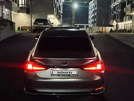 Lexus ES 300h 2020 года за 25 800 000 тг. в Алматы – фото 13