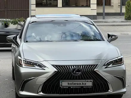 Lexus ES 300h 2020 года за 25 800 000 тг. в Алматы – фото 20