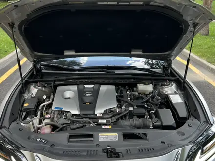 Lexus ES 300h 2020 года за 25 800 000 тг. в Алматы – фото 30