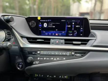 Lexus ES 300h 2020 года за 25 800 000 тг. в Алматы – фото 32