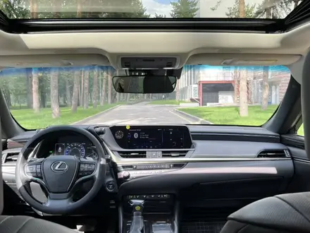 Lexus ES 300h 2020 года за 25 800 000 тг. в Алматы – фото 37