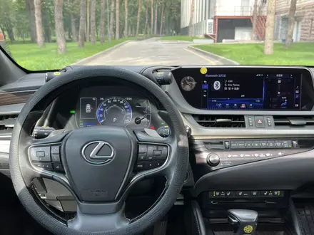 Lexus ES 300h 2020 года за 25 800 000 тг. в Алматы – фото 38