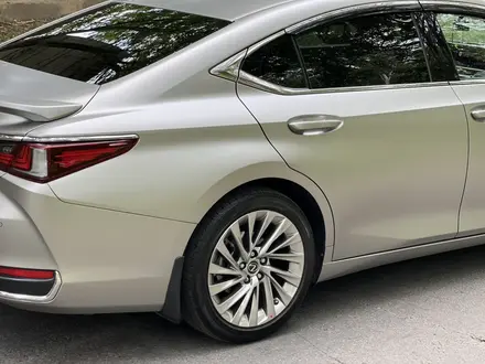 Lexus ES 300h 2020 года за 25 800 000 тг. в Алматы – фото 47