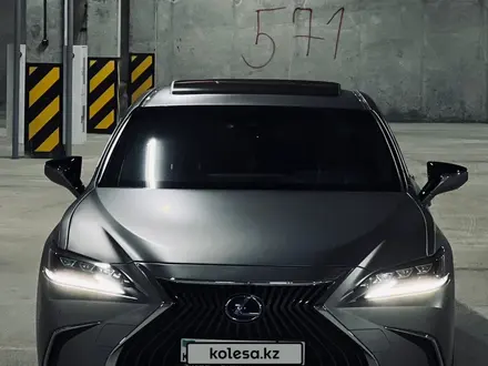 Lexus ES 300h 2020 года за 25 800 000 тг. в Алматы – фото 5