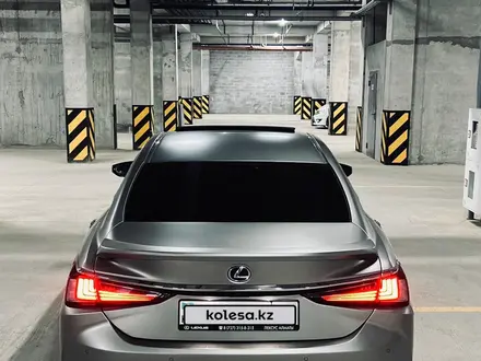 Lexus ES 300h 2020 года за 25 800 000 тг. в Алматы – фото 6
