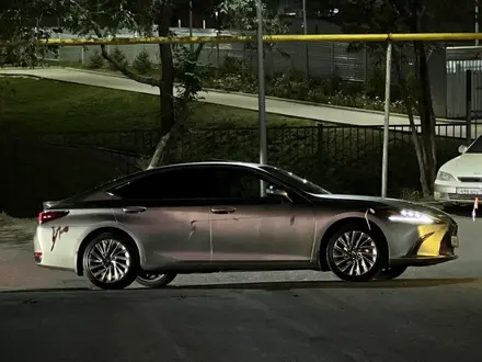 Lexus ES 300h 2020 года за 25 800 000 тг. в Алматы – фото 8