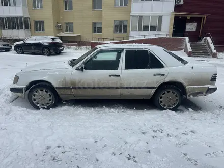 Mercedes-Benz E 230 1988 года за 1 233 823 тг. в Караганда