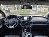 Hyundai Santa Fe 2020 года за 14 500 000 тг. в Уральск – фото 4