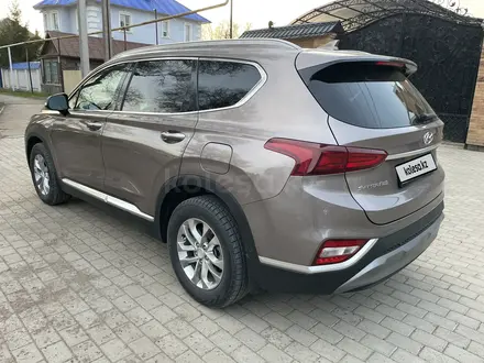 Hyundai Santa Fe 2020 года за 14 000 000 тг. в Уральск – фото 9