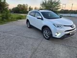 Toyota RAV4 2018 годаүшін13 200 000 тг. в Семей – фото 5