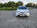 Toyota RAV4 2018 года за 13 200 000 тг. в Семей – фото 2