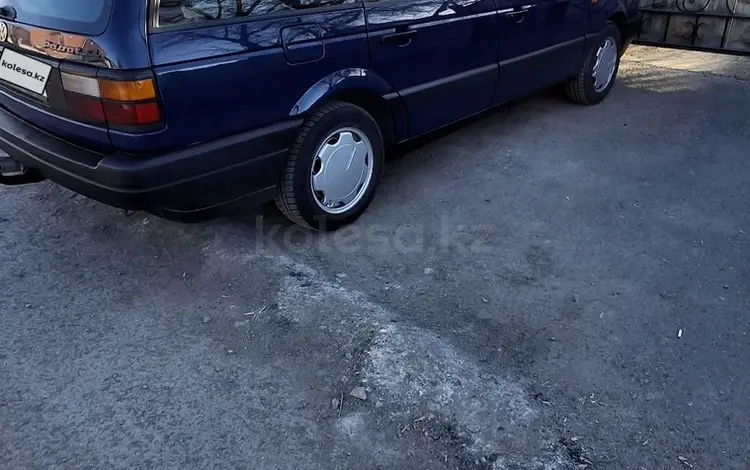 Volkswagen Passat 1992 года за 2 500 000 тг. в Астана