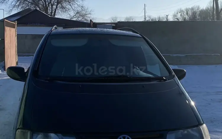 Volkswagen Sharan 1997 годаүшін1 650 000 тг. в Алматы