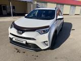 Toyota RAV4 2018 года за 14 500 000 тг. в Усть-Каменогорск