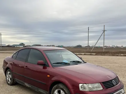 Volkswagen Passat 1997 года за 1 800 000 тг. в Астана – фото 2