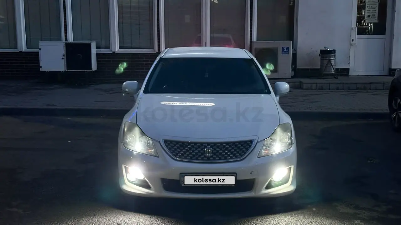 Toyota Crown, 2008