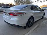 Toyota Camry 2019 года за 15 000 000 тг. в Жанаозен – фото 2