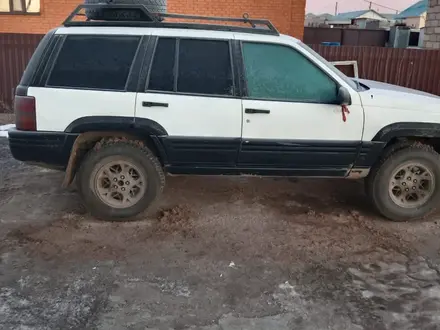 Jeep Grand Cherokee 1995 года за 2 500 000 тг. в Актобе – фото 2