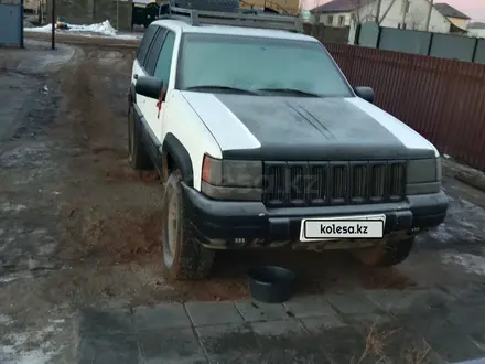 Jeep Grand Cherokee 1995 года за 2 500 000 тг. в Актобе – фото 5