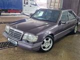 Mercedes-Benz E 220 1994 года за 3 000 000 тг. в Атырау