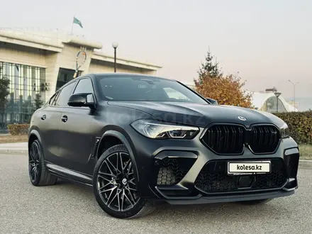 BMW X6 M 2022 года за 62 500 000 тг. в Караганда – фото 2