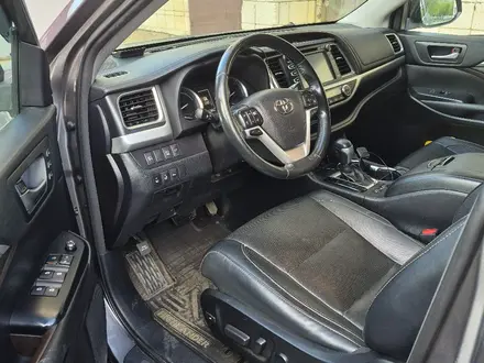 Toyota Highlander 2018 года за 19 000 000 тг. в Астана – фото 12