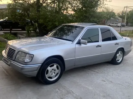 Mercedes-Benz E 280 1994 года за 2 100 000 тг. в Шымкент