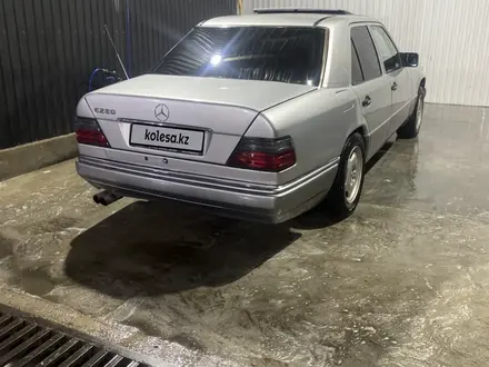 Mercedes-Benz E 280 1994 года за 2 100 000 тг. в Шымкент – фото 5