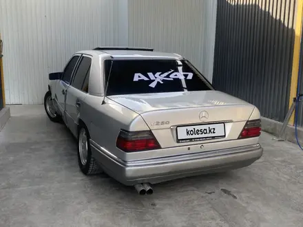 Mercedes-Benz E 280 1994 года за 2 100 000 тг. в Шымкент – фото 7