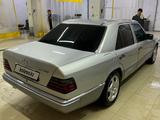 Mercedes-Benz E 280 1993 года за 2 800 000 тг. в Тараз – фото 2