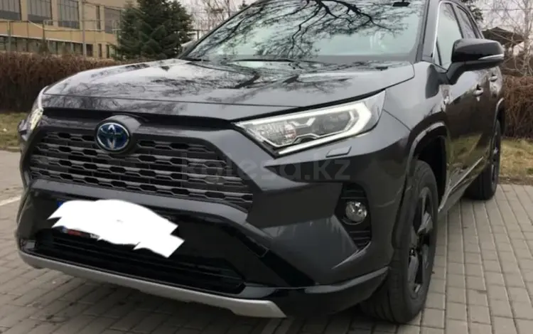 Toyota RAV4 2021 года за 17 200 000 тг. в Караганда