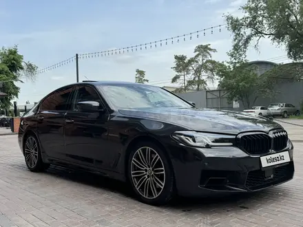 BMW 540 2017 года за 21 000 000 тг. в Алматы