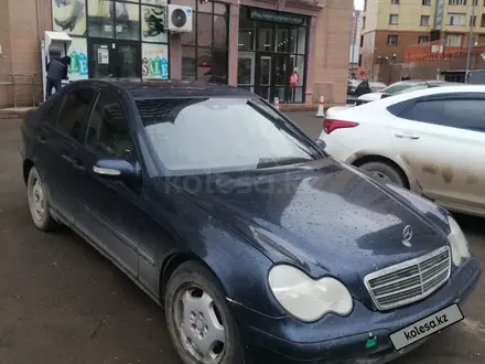 Mercedes-Benz C 200 2001 года за 1 900 000 тг. в Астана – фото 4