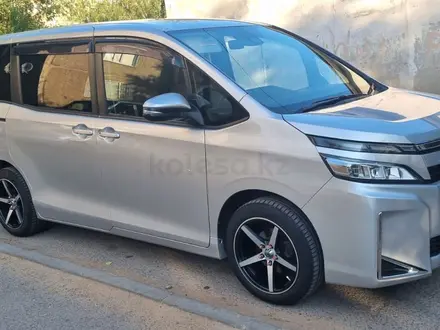 Toyota Noah 2017 года за 13 000 000 тг. в Астана – фото 3