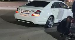 Mercedes-Benz S 500 2007 годаүшін4 600 000 тг. в Караганда – фото 2