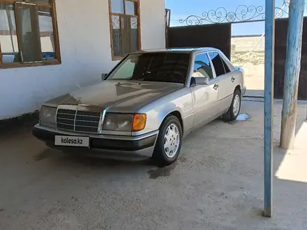 Mercedes-Benz E 230 1992 года за 1 700 000 тг. в Актау – фото 2