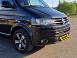 Volkswagen Multivan 2015 годаүшін17 000 000 тг. в Астана – фото 3